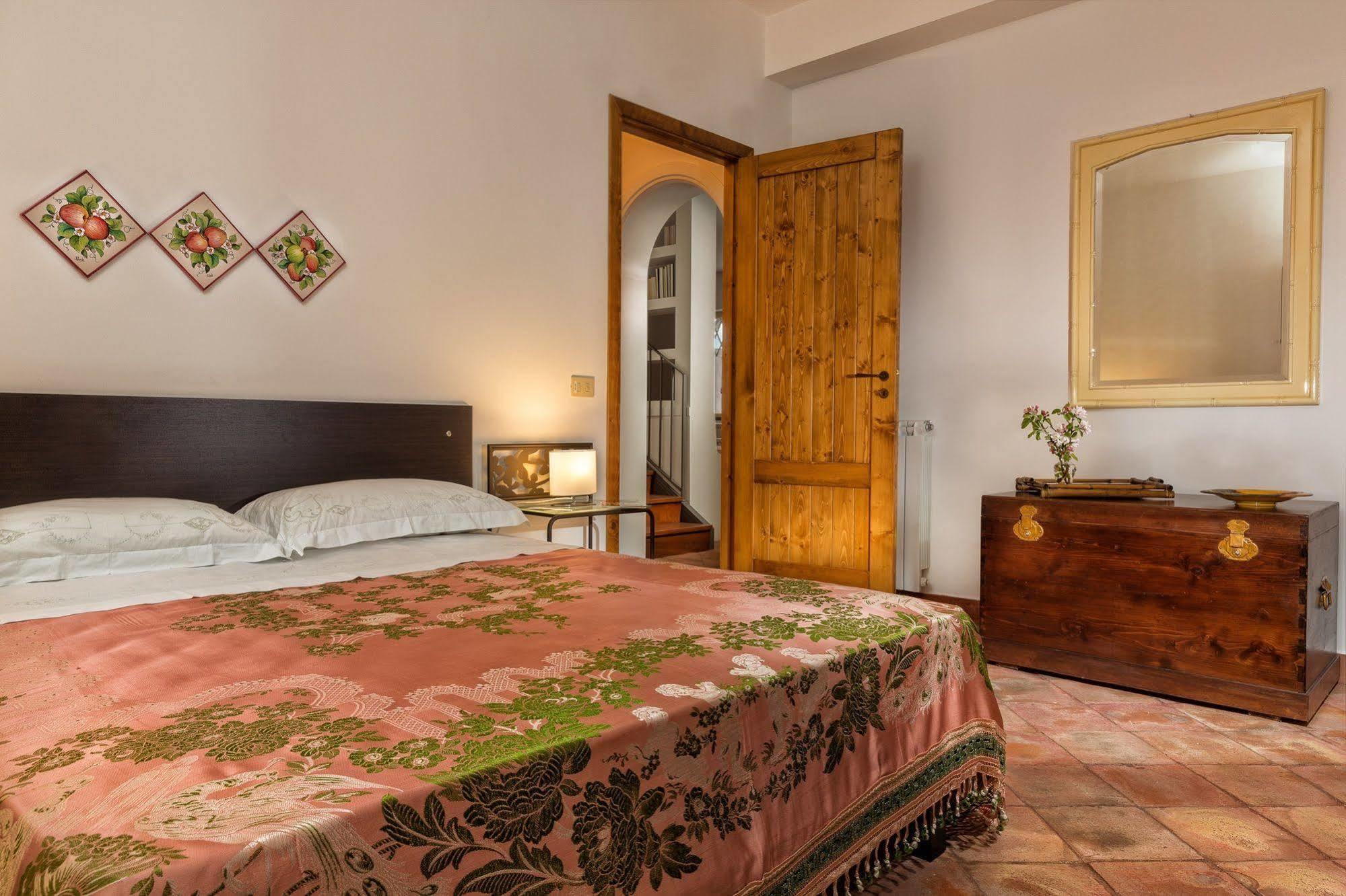 SantʼAlfio Nake Residenza Artisticaヴィラ エクステリア 写真